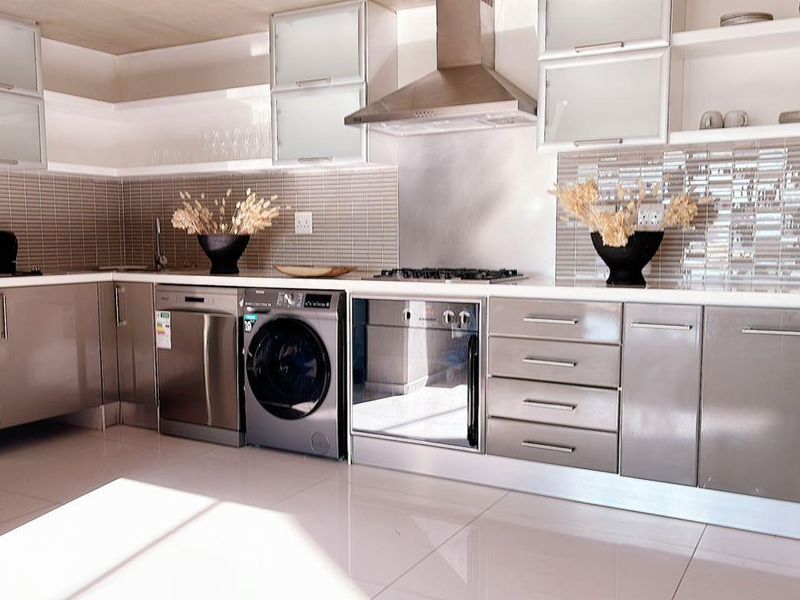 Townhouse with amazing views - Photo 9