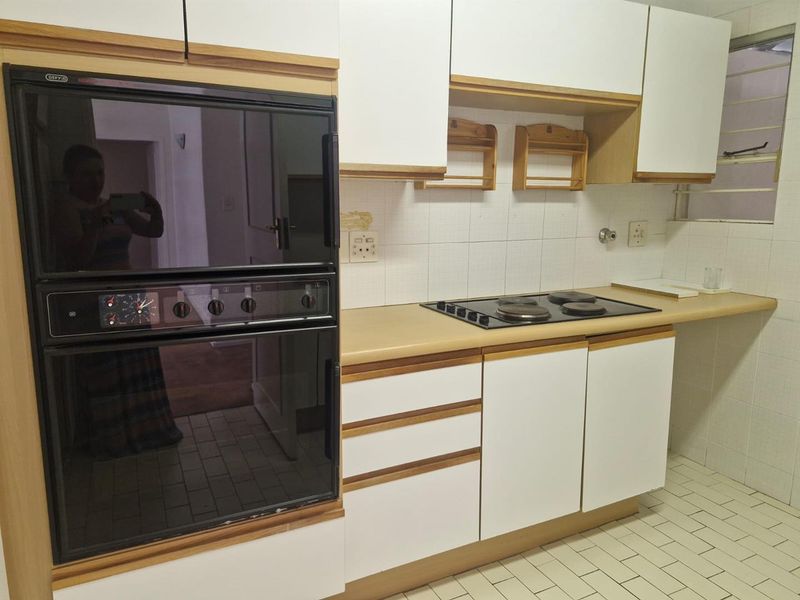 Calling over 50’s for a bright and light 2 bedroom unit at The Manor - Photo 7