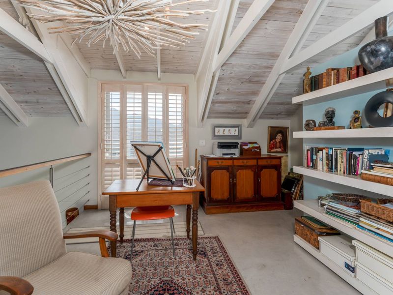 A Unique and bespoke haven of tranquility which is perfectly poised in a wind free position to deliver an unparallelled lifestyle beyond all imagination - Photo 5