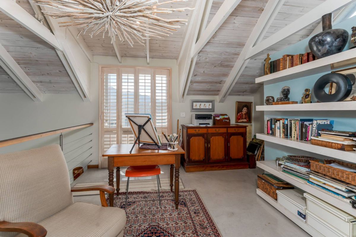 A Unique and bespoke haven of tranquility which is perfectly poised in a wind free position to deliver an unparallelled lifestyle beyond all imagination - Photo 5