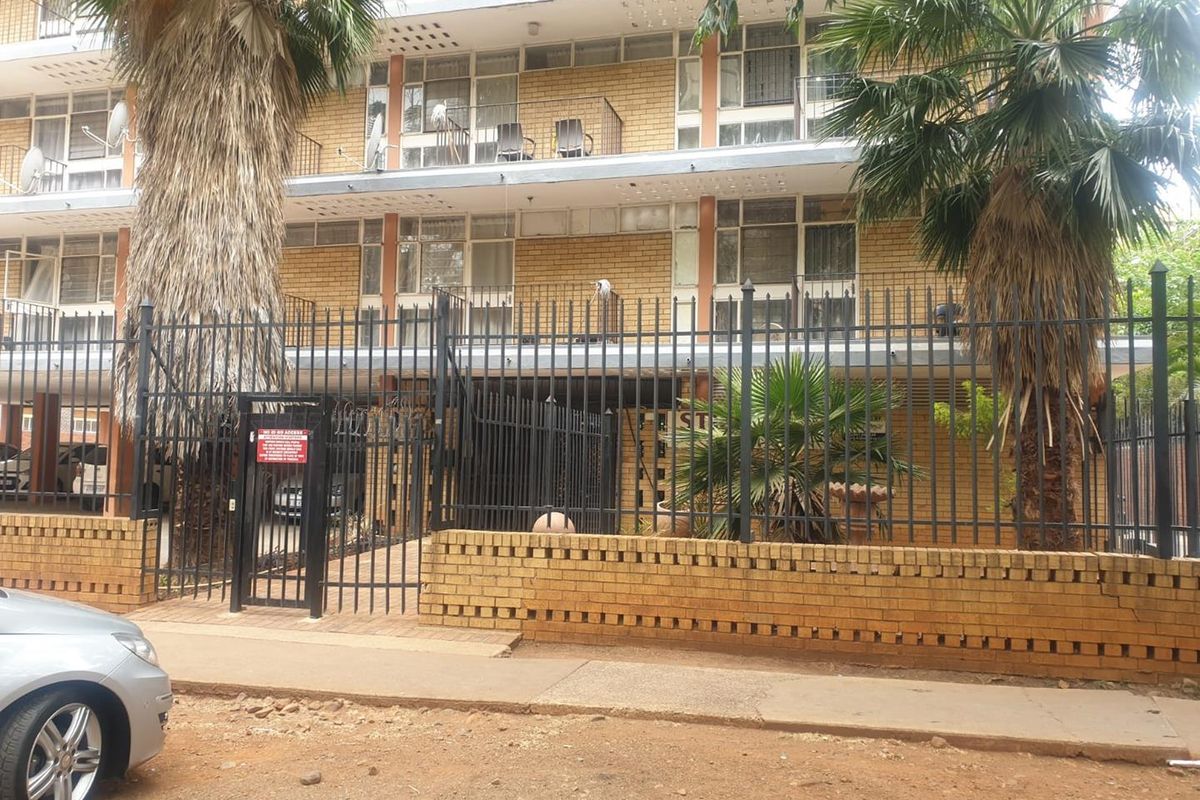 **Perfect Apartment for Young Professionals** - Photo 2