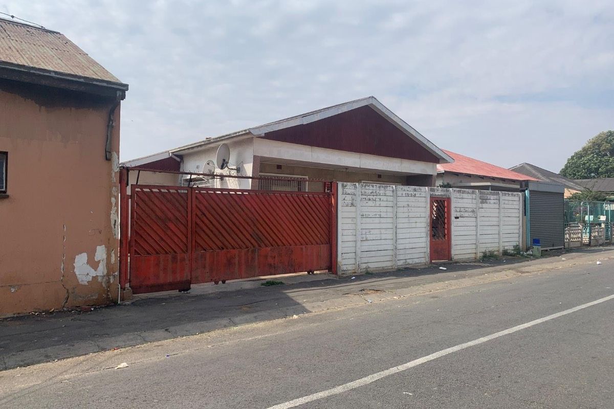 3 bedroom house for sale fully tenanted - Photo 2