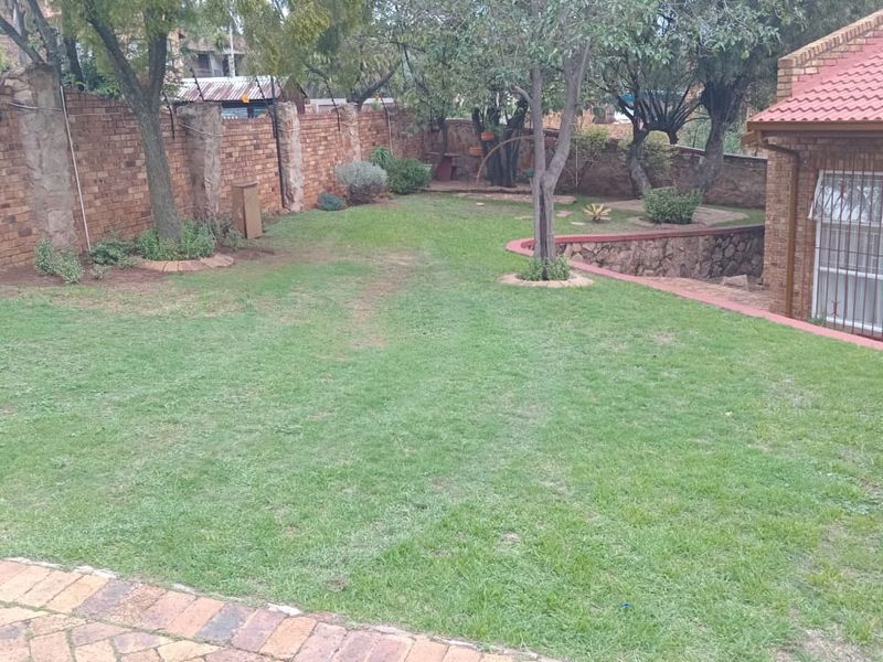 3 Bedroom House for Sale in Winchester Hills Ext 3 Johannesburg - Photo 3