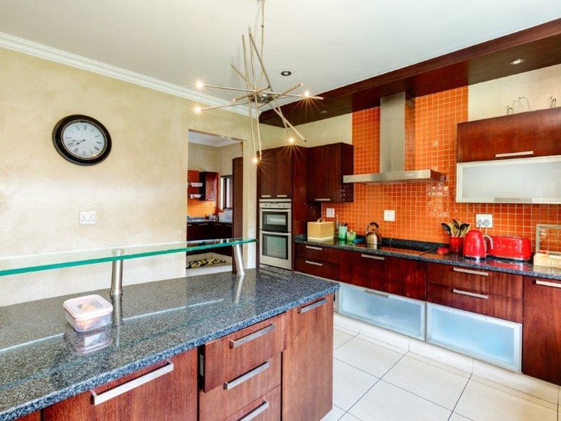 EXCLUSIVE TO THE MARKET | PRESTIGIOUS KYALAMI CREST ESTATE  Luxury 4-Bedroom, 3-Bathroom Double-Storey Residence | Available Immediately!! - Photo 7
