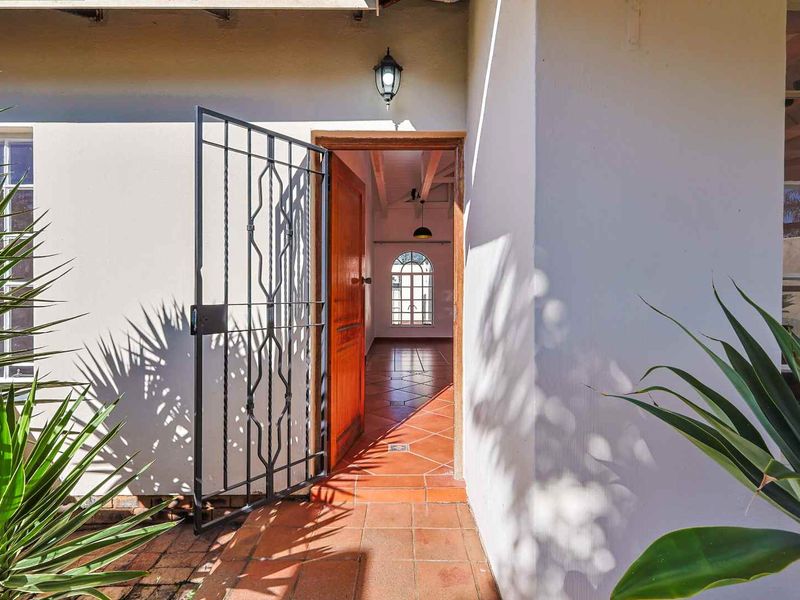 Comfort meets prime location - Photo 2