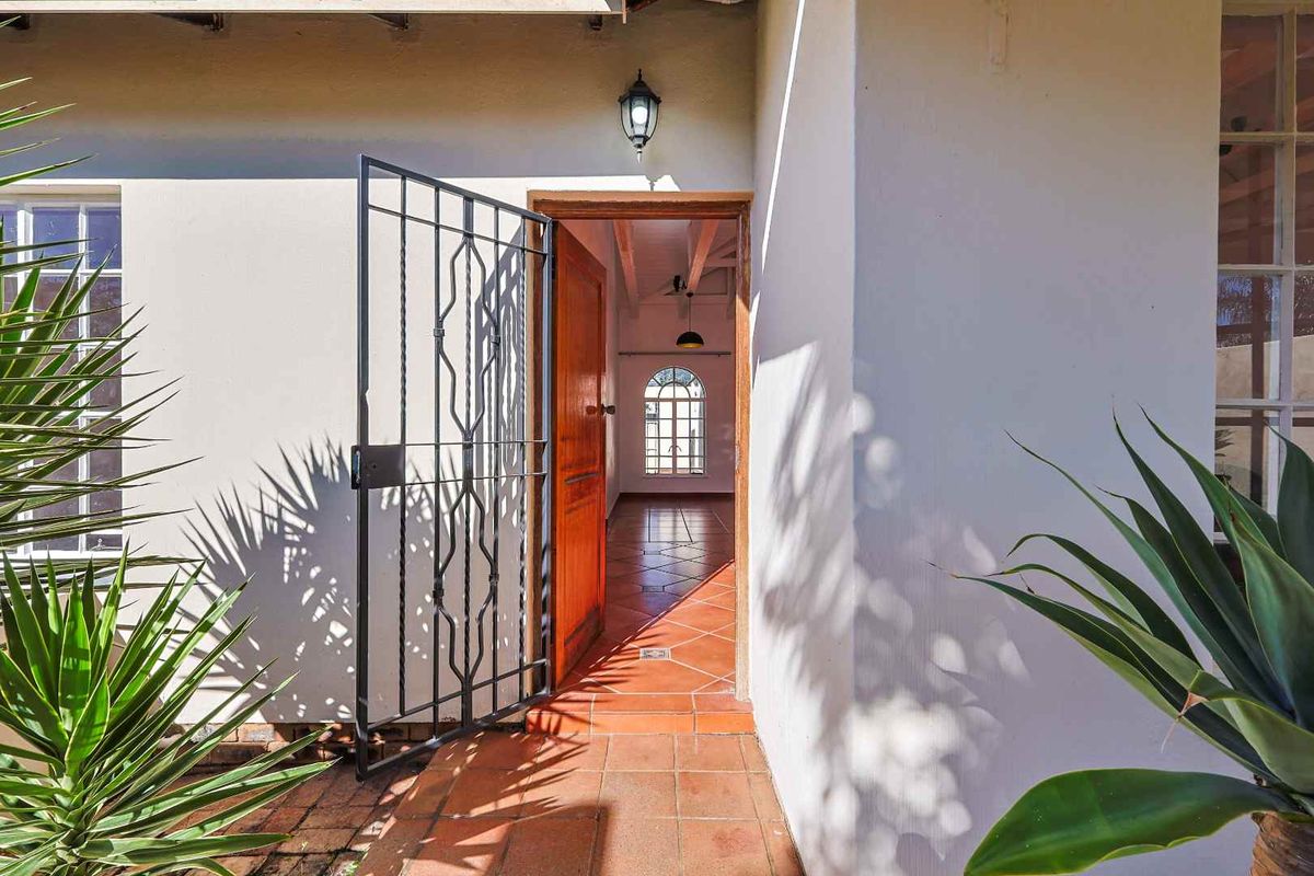 Comfort meets prime location - Photo 2