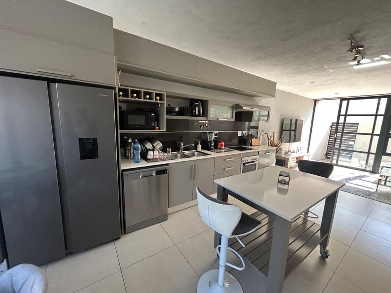 Spacious 2-Bed Townhouse in Die Wilgers – Modern & Bright! - Photo 8