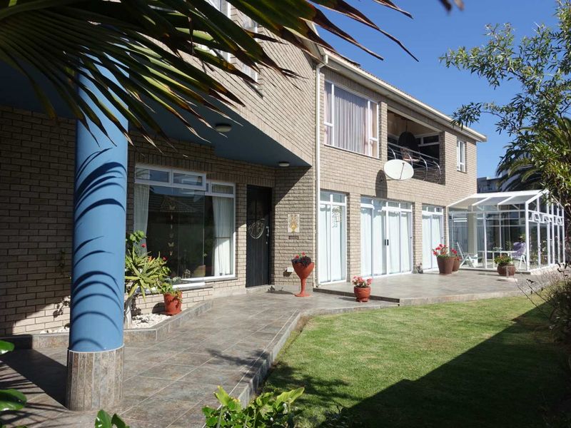 DOUBLE STOREY MENTION IN UPMARKET NEIGHBORHOOD CLOSE TO SEA - Photo 3