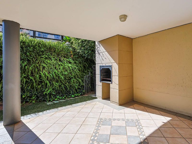 Spacious 2-Bed, 2-Bath Ground Floor Unit in Erasmuskloof! - Photo 6