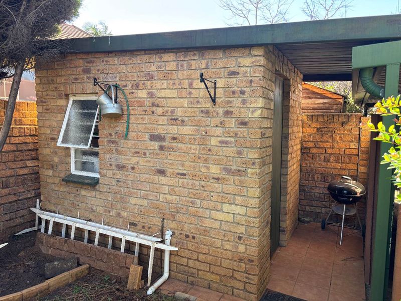 Secure 2 Bedroom Townhouse in Die Wilders For Sale - Photo 7