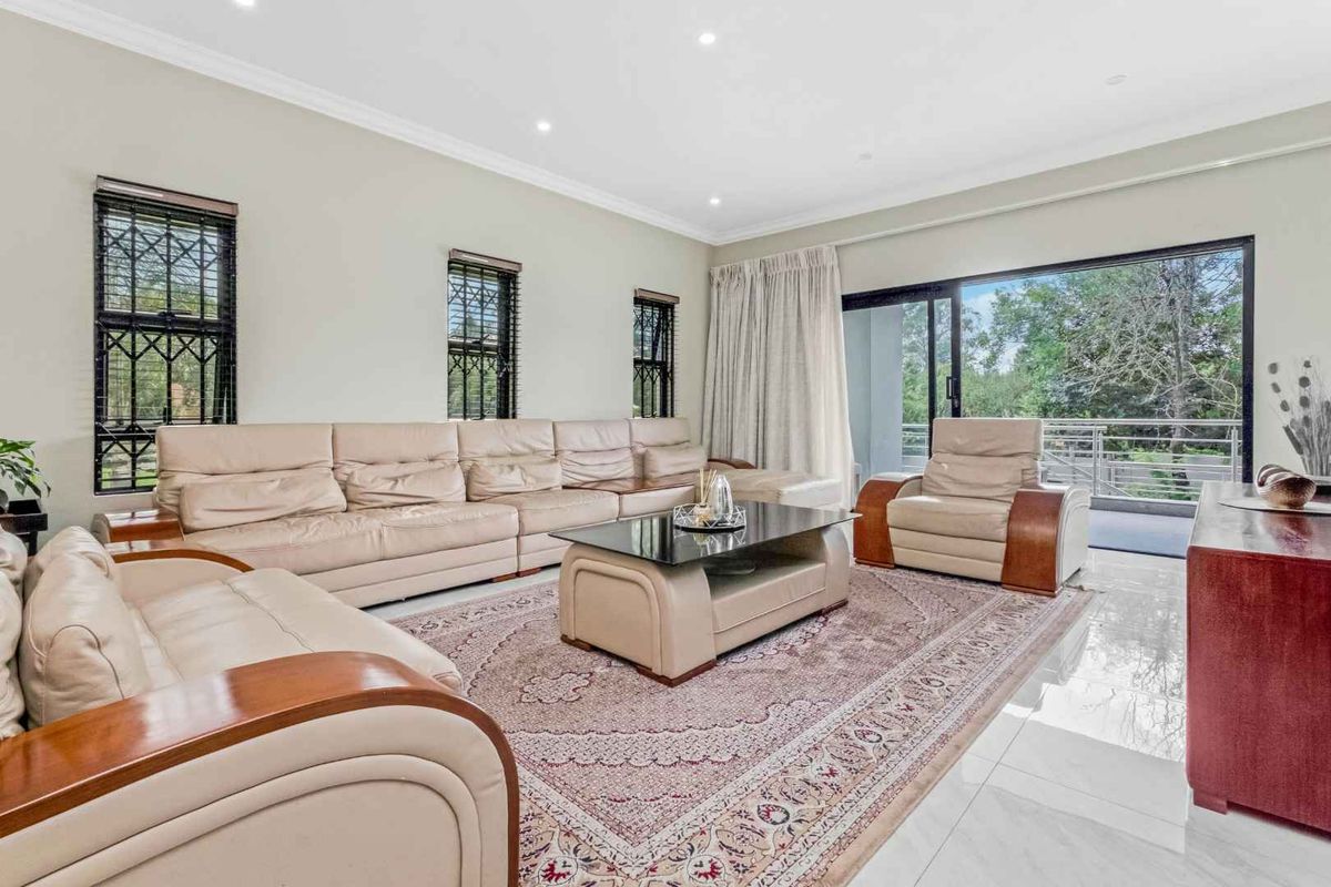 FIVE BEDROOM FAMILY HOME FOR SALE IN RIVONIA - Photo 5