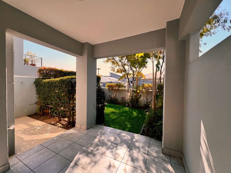 Beautiful Two Bedroom Garden Apartment in Broadacres - Photo 9
