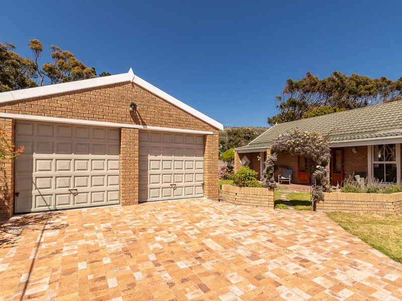 Family home and income earning cottage - Photo 6