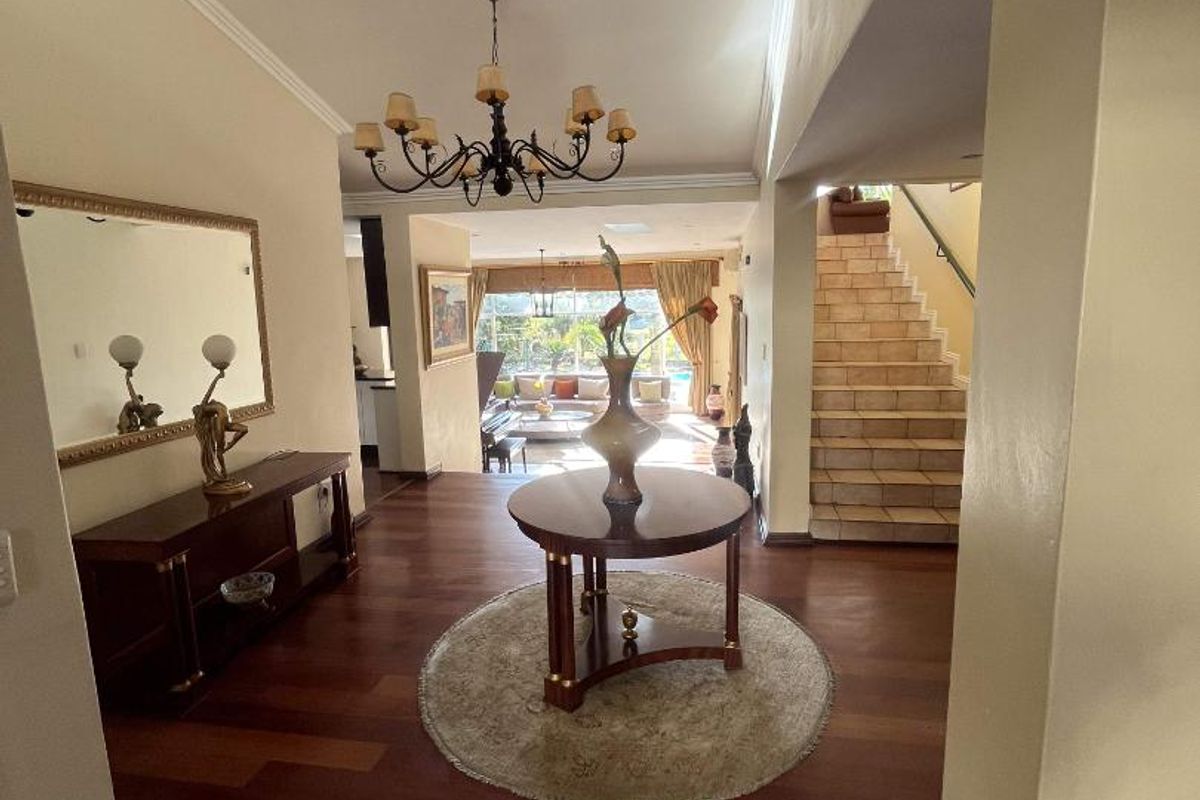 A Bryanston Legacy Estate — Where Timeless Luxury Meets 4,000m2 of Private Prestige - Photo 3