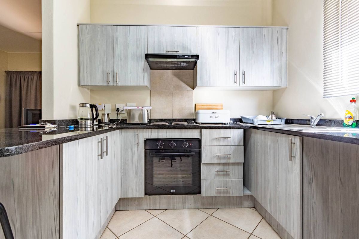 Delightful, modern ground floor apartment to rent in Brentwood Park - Photo 2