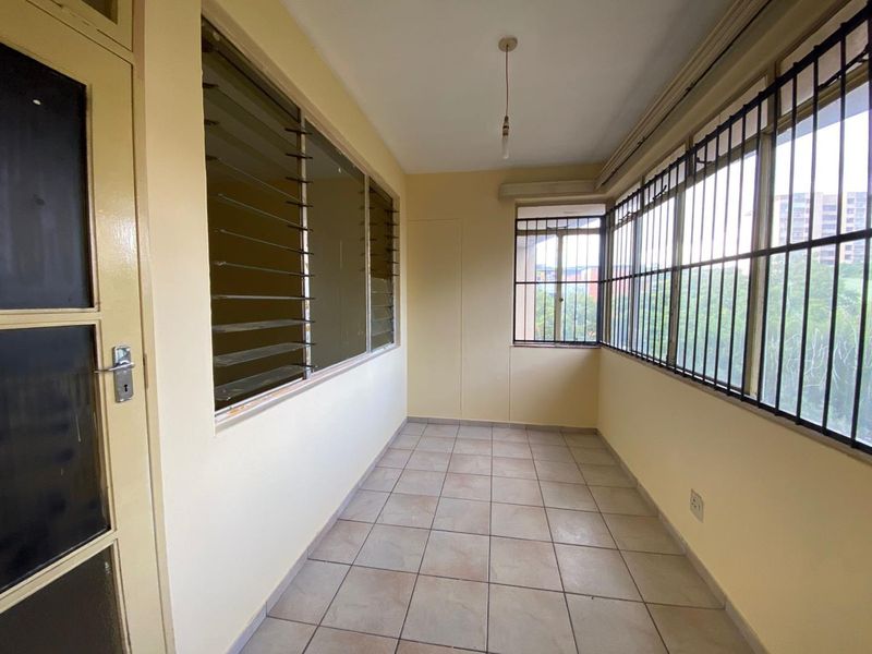 Discover Your New Home: Spacious 1.5 Bedroom Apartment - Photo 9