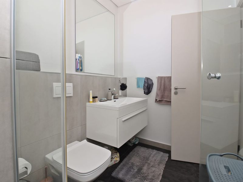 Modern Bachelor Apartment For Sale - Photo 9