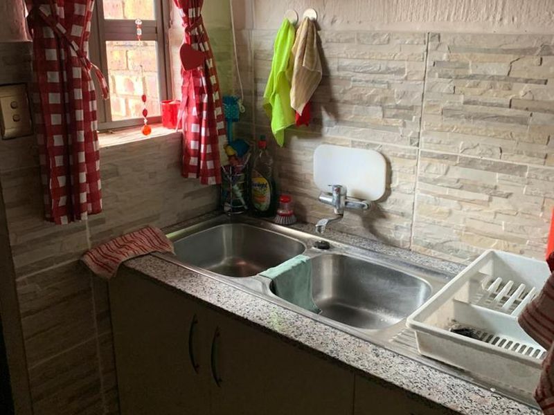 Charming 3-Bedroom Townhouse for Rent in Arboretum - Photo 4