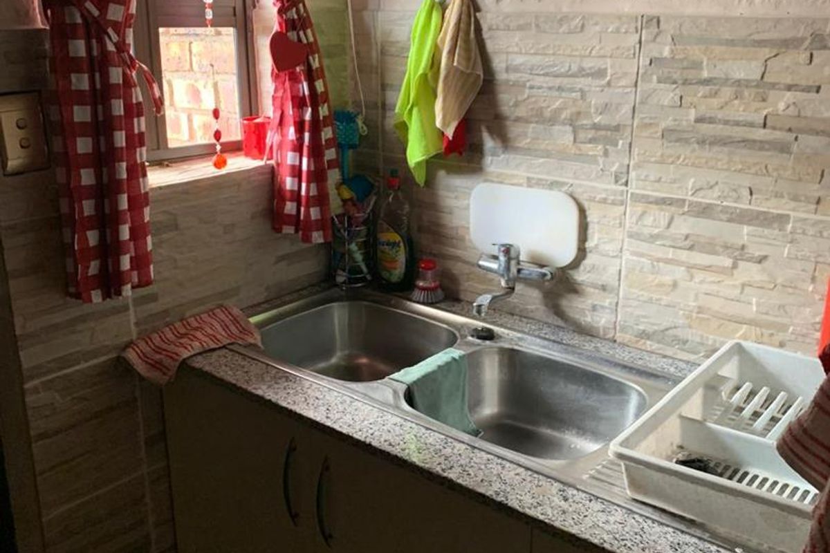 Charming 3-Bedroom Townhouse for Rent in Arboretum - Photo 4