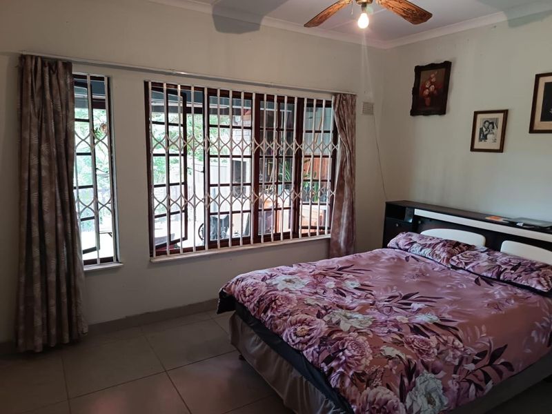 This 2 Bedroom house for sale in Amanzimtoti, Looking for a free-standing, pet friendly Townhouse in a good area! - Photo 9