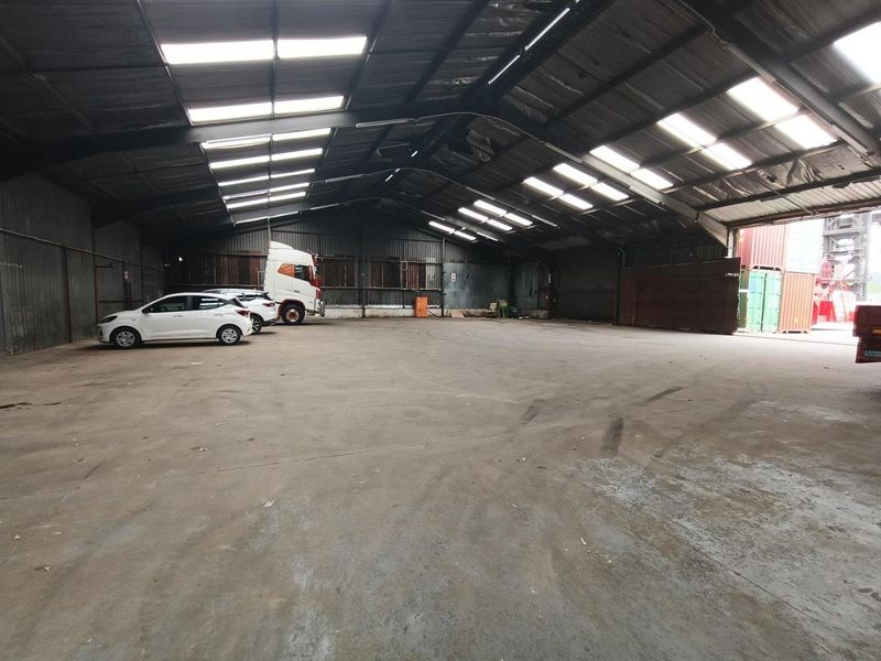 WAREHOUSE ON TRANSPORT ROUTE - Photo 5