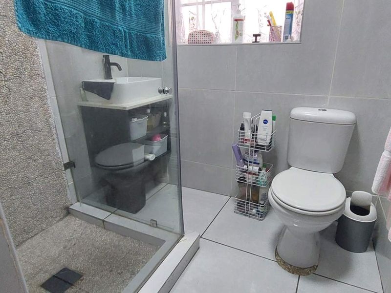 2 Bed Cluster in Pet Friendly Secure Complex - Photo 10