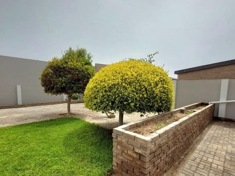 For Sale: Exquisite Home in Hentiesbaai's South Dune - Photo 3