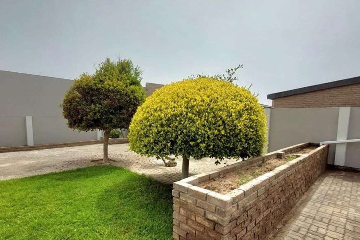 For Sale: Exquisite Home in Hentiesbaai's South Dune - Photo 3