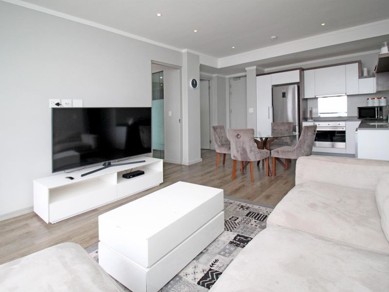 A BEAUTIFUL TWO BEDROOM UNFURNISHED APARTMENT - Photo 2