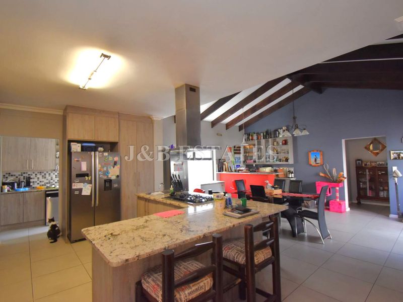 2-Storey Family House - Photo 4