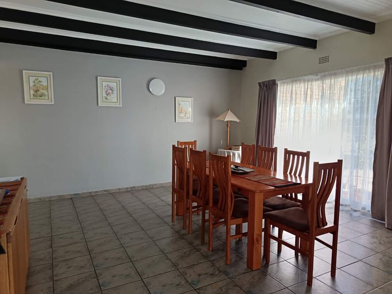 Large Family Home in the heart of Brackenhurst for sale - Photo 8