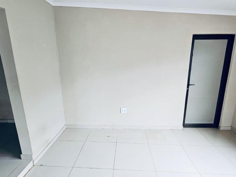 2 Houses with separate entry to buy in vryheid - Photo 3