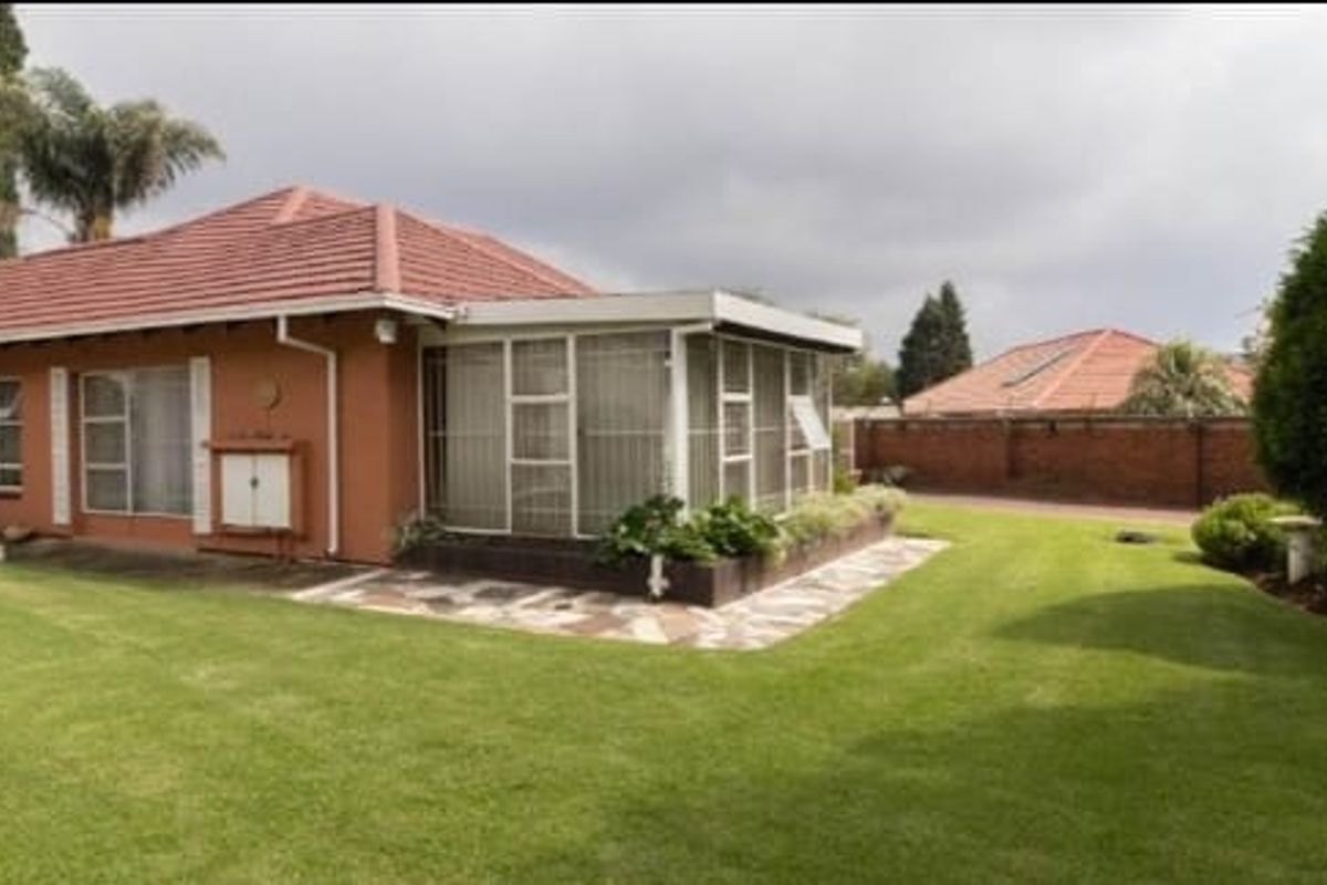 6 Bedroom House for sale in Rewlatch Johannesburg - Photo 4