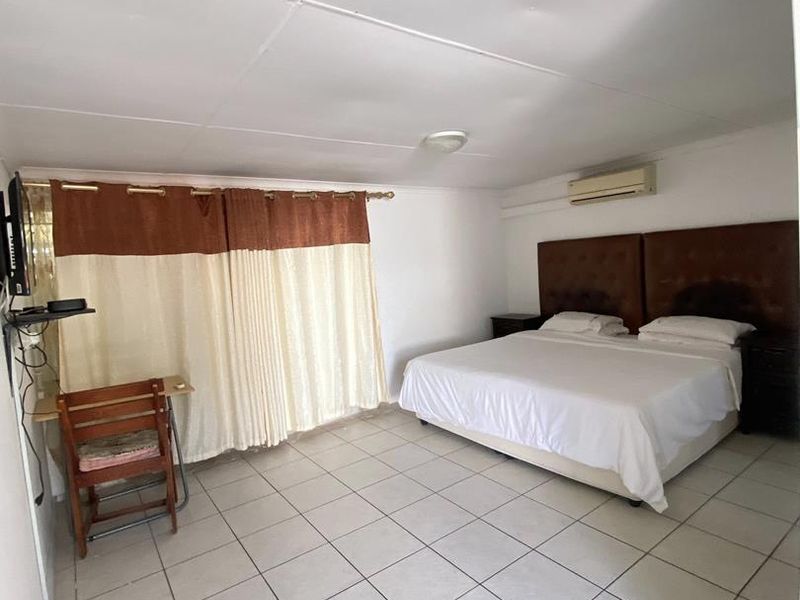 Fully Equipped Guesthouse | 16 Rooms | 2,000m2 Erf | Turn-Key & Fully Furnished - Photo 7
