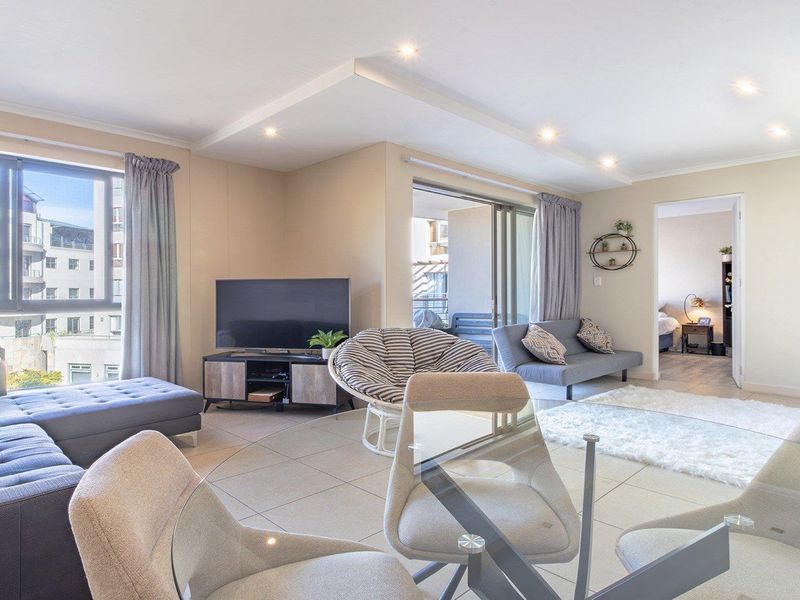 New Listing: Luxury Apartment in Prime Location! - Photo 10