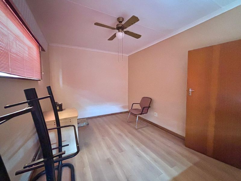 3 Bedroom Family Home with Scenic Views, Entertainment Spaces, and Unique Character In The Glenvista Hills - Photo 6