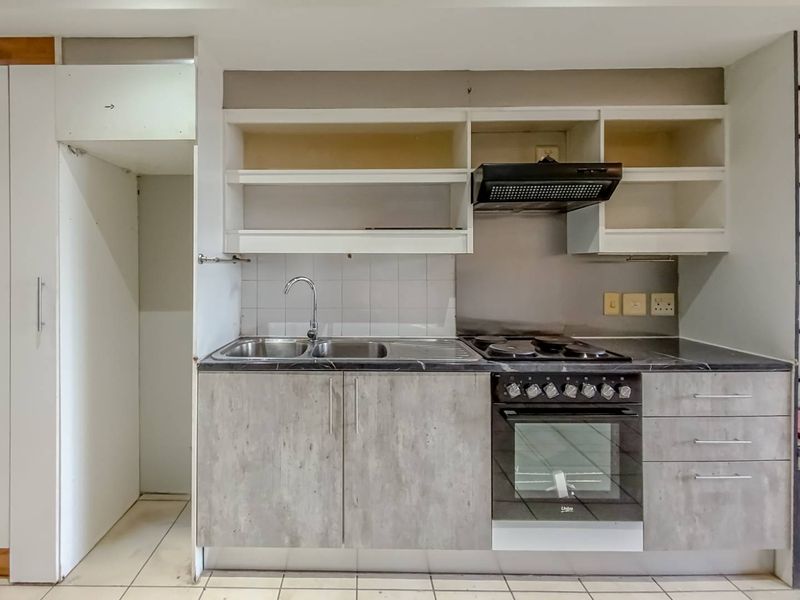 Inviting 1 Bedroom Apartment for sale in Liberty Grande - Photo 4