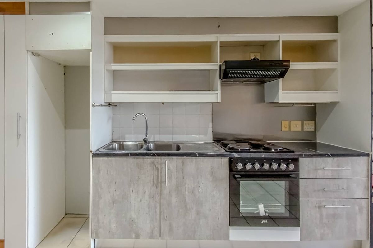 Inviting 1 Bedroom Apartment for sale in Liberty Grande - Photo 4