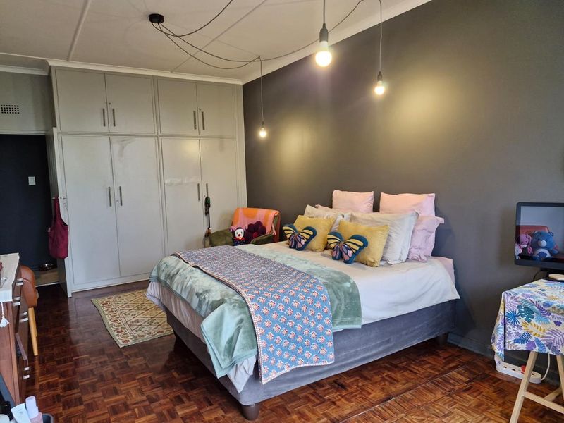 Renovated 1 Bedroom Apartment - Photo 9