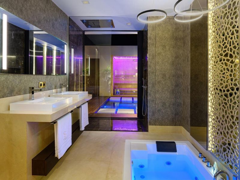 WHERE LUXURY MEETS EXCEPTIONAL. - Photo 3