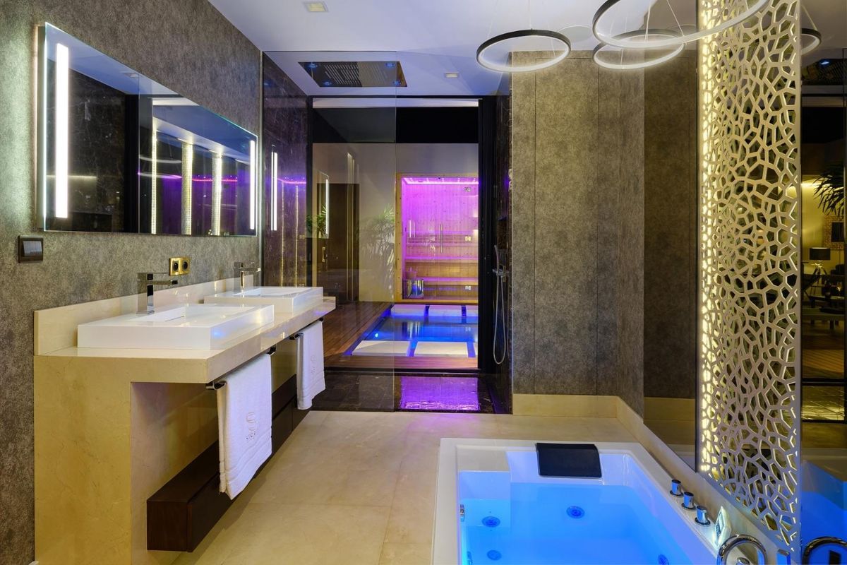 WHERE LUXURY MEETS EXCEPTIONAL. - Photo 3