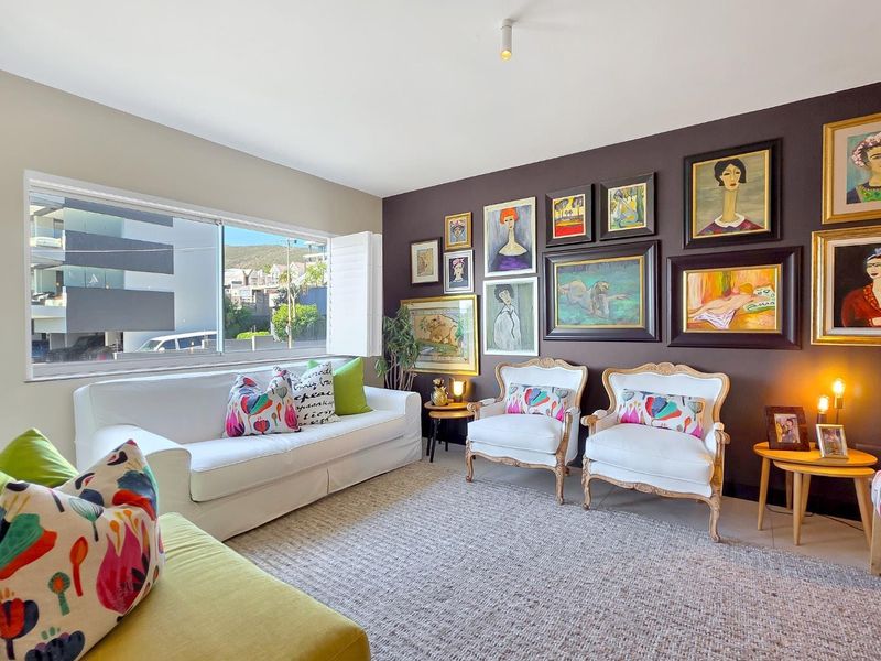 Chic Newly Renovated Two Bedroom  Apartment - Photo 6