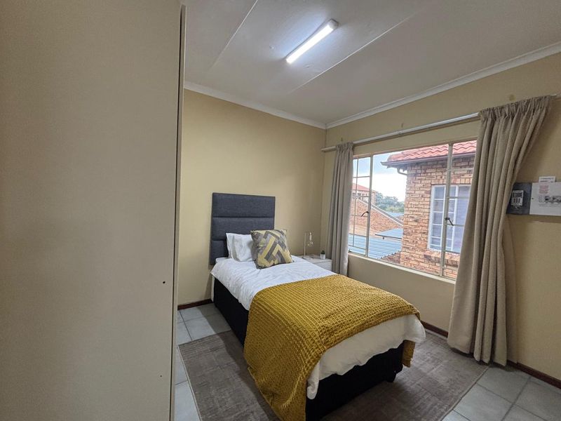 2 Bedroom units with security - Photo 4