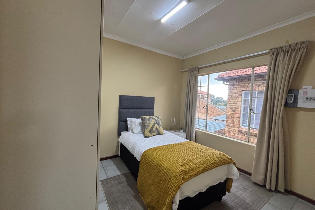 2 Bedroom units with security - Photo 4