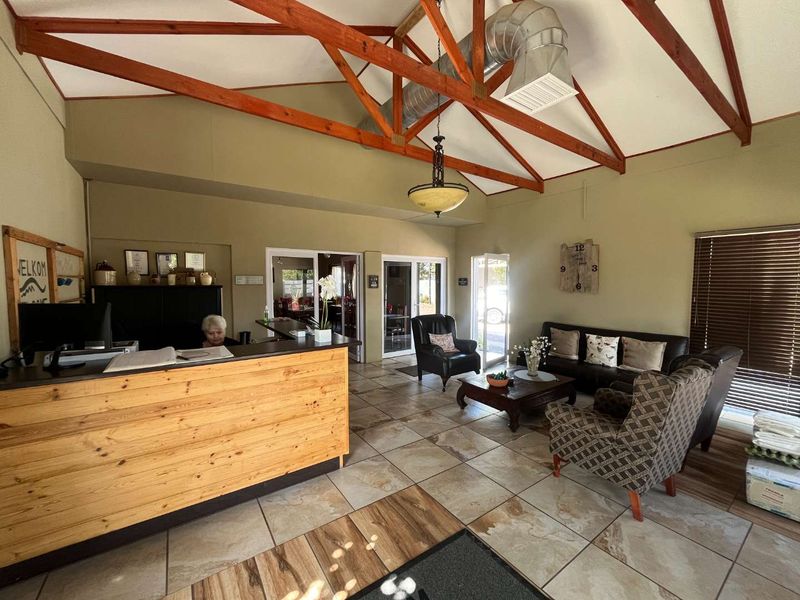 Stunning Guesthouse in a Prime Location – A Rare Investment Opportunity! - Photo 3