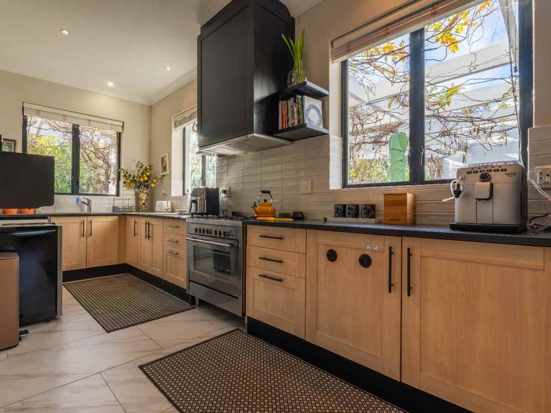 Elegant Lakefront Living in Pearl Valley Golf Estate - Photo 8