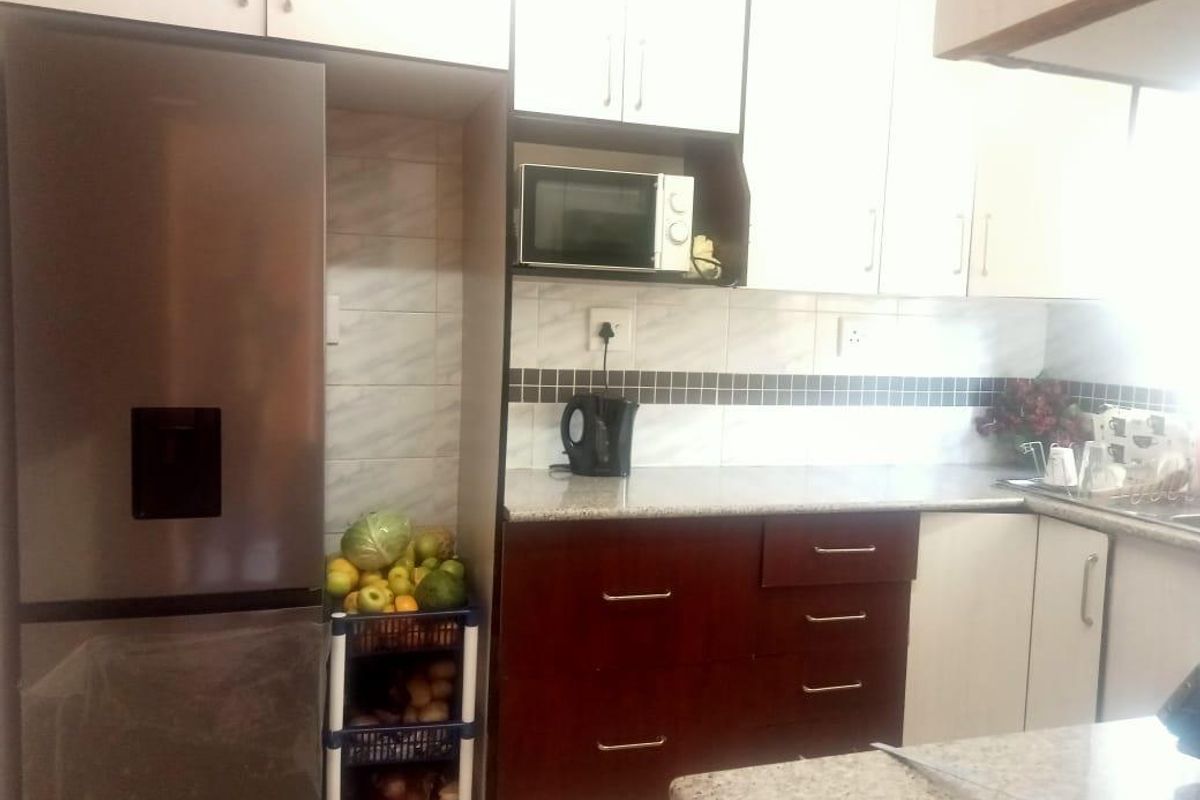 Apartment for Sale in Newcastle Central. - Photo 2