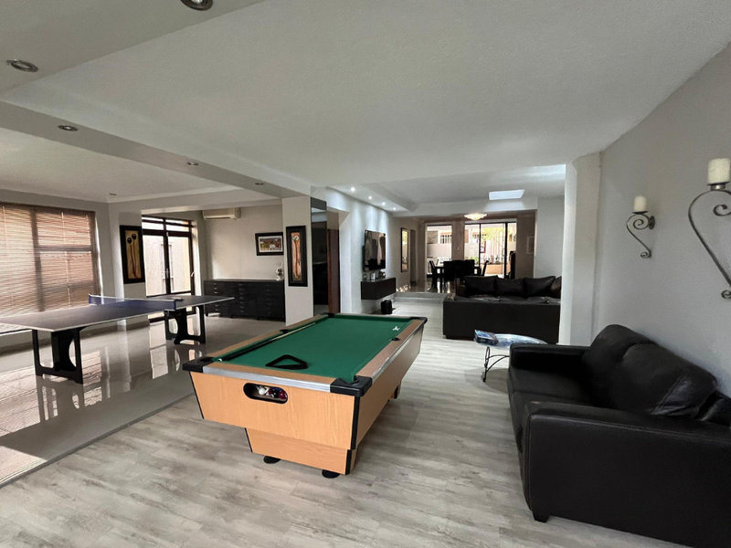 Exquisite 4-Bedroom Home | N$5 850 000.00 - Photo 7