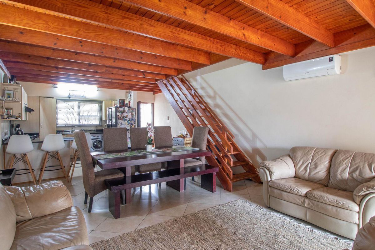 Charming Townhouse in Blue Lakes Estate Awaits You! - Photo 5