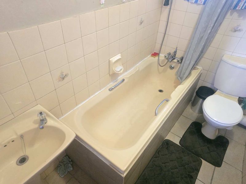 Lock-up-and-go convenience in the heart of Port Elizabeth - Photo 8